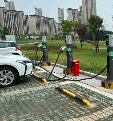 全市新能源充電樁數(shù)量已達(dá)3.2萬(wàn)多個(gè)